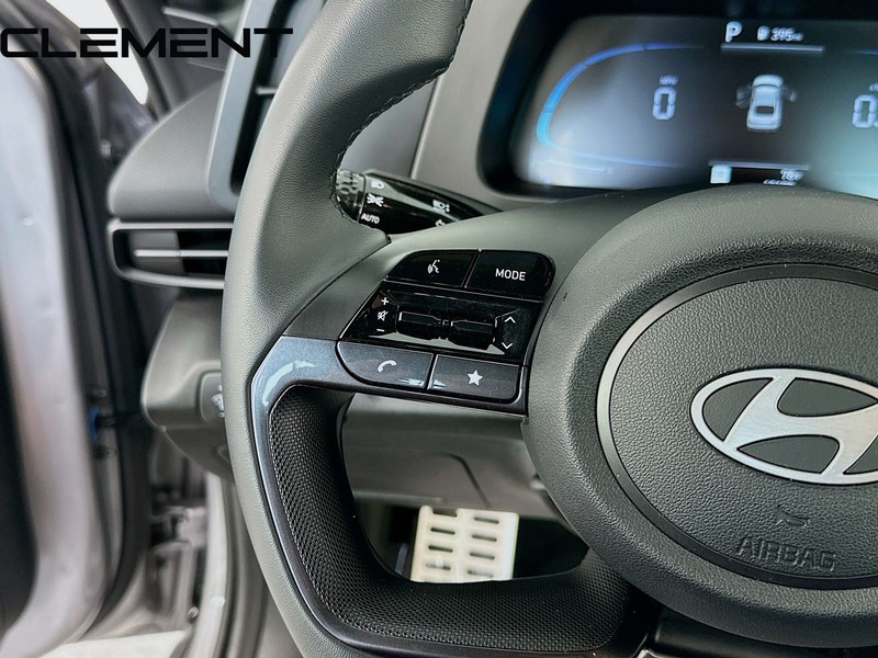 Hyundai Elantra Vehicle Image 15