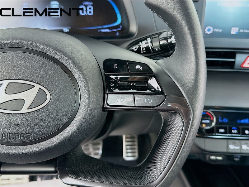 Hyundai Elantra Vehicle Image 17