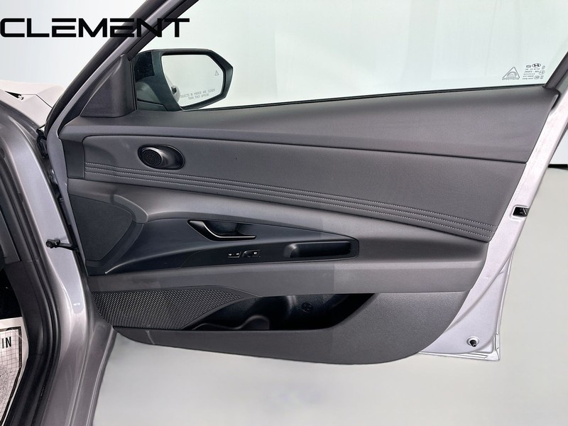 Hyundai Elantra Vehicle Image 34