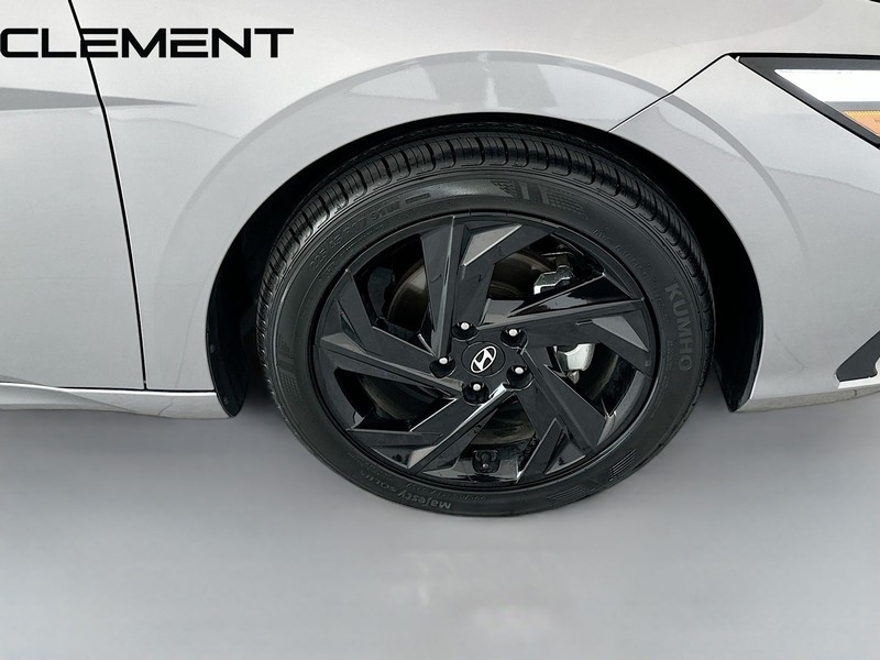 Hyundai Elantra Vehicle Image 35