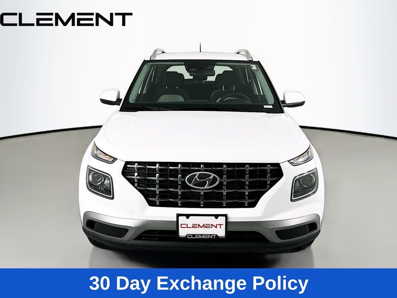 Hyundai Venue Vehicle Full-screen Gallery Image 3