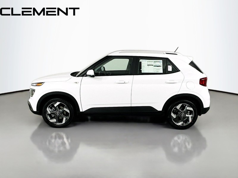 Hyundai Venue Vehicle Full-screen Gallery Image 6