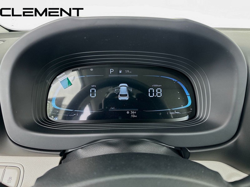Hyundai Venue Vehicle Full-screen Gallery Image 18