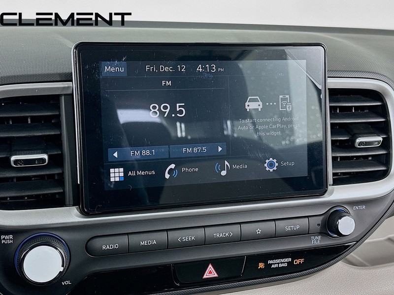 Hyundai Venue Vehicle Full-screen Gallery Image 19