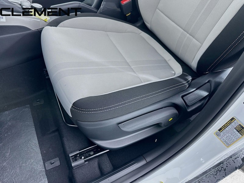 Hyundai Venue Vehicle Full-screen Gallery Image 29