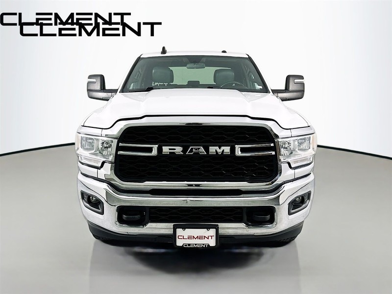Ram 2500 Vehicle Full-screen Gallery Image 5