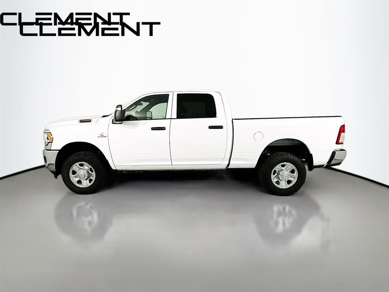 Ram 2500 Vehicle Full-screen Gallery Image 8