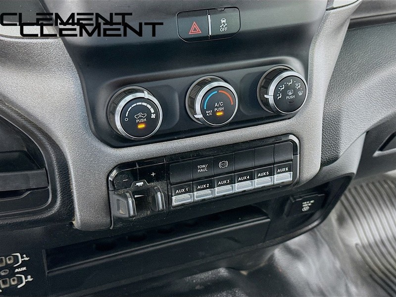 Ram 2500 Vehicle Full-screen Gallery Image 28