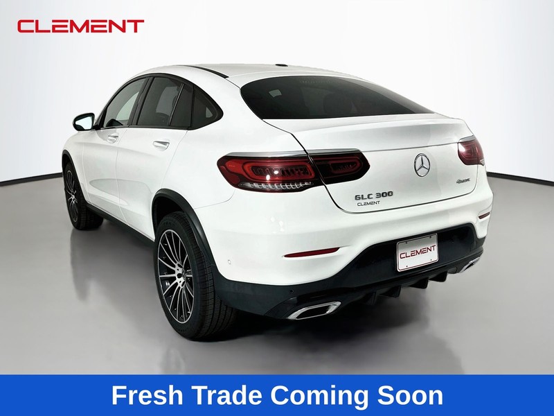 Mercedes-Benz GLC Vehicle Full-screen Gallery Image 7