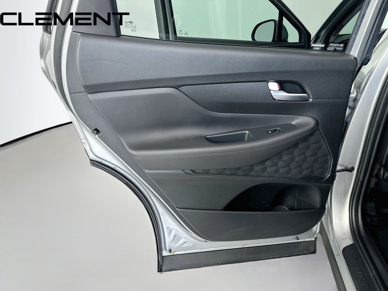 Hyundai Santa Fe Vehicle Image 30