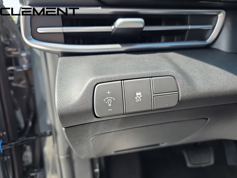Hyundai Elantra Vehicle Full-screen Gallery Image 14