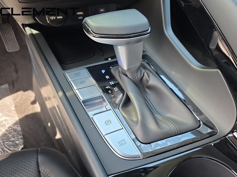 Hyundai Elantra Vehicle Full-screen Gallery Image 25