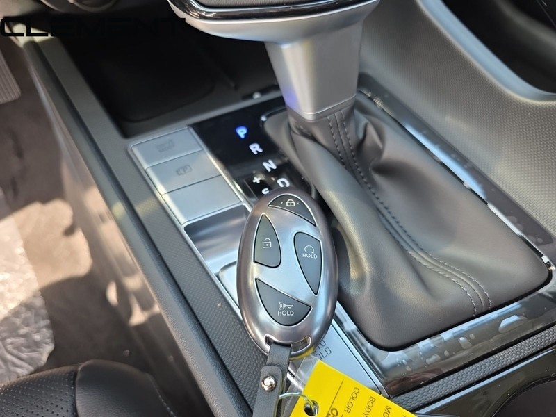 Hyundai Elantra Vehicle Full-screen Gallery Image 27