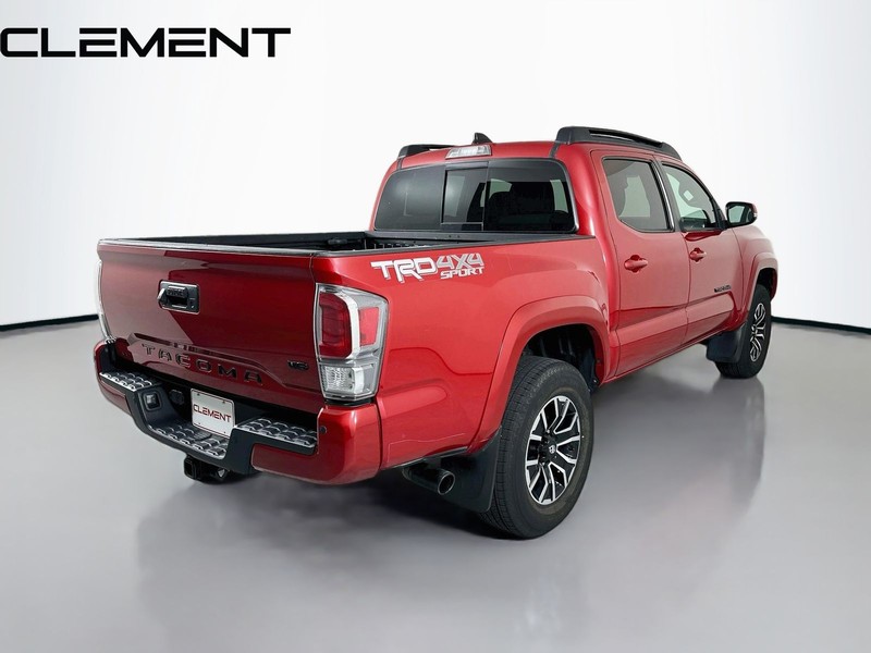 Toyota Tacoma 4WD Vehicle Full-screen Gallery Image 7