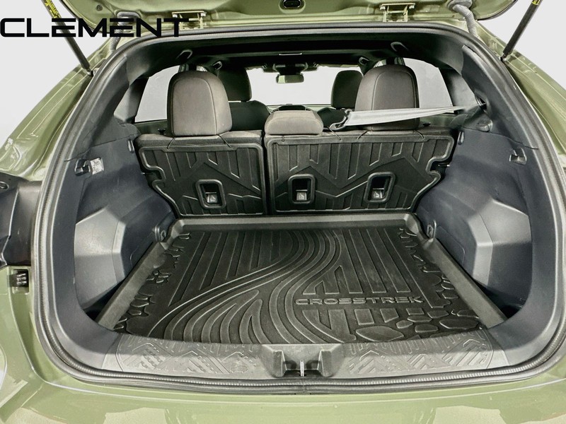 Subaru Crosstrek Vehicle Full-screen Gallery Image 11