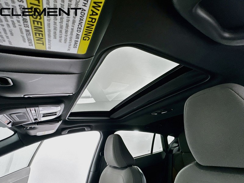 Subaru Crosstrek Vehicle Full-screen Gallery Image 25