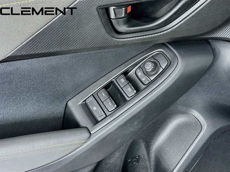 Subaru Crosstrek Vehicle Full-screen Gallery Image 27