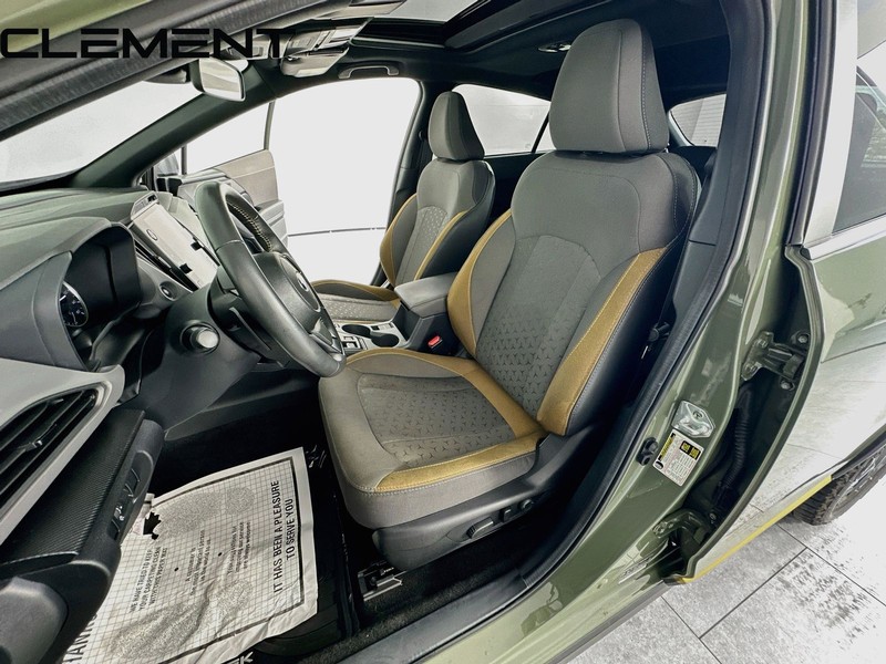 Subaru Crosstrek Vehicle Full-screen Gallery Image 30