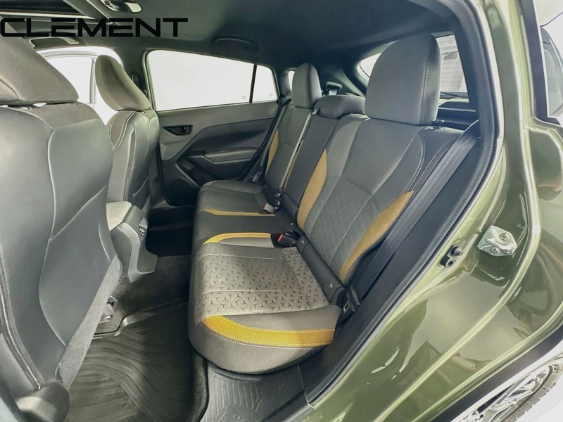 Subaru Crosstrek Vehicle Full-screen Gallery Image 33