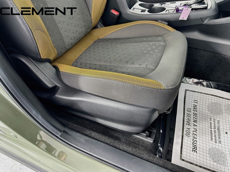Subaru Crosstrek Vehicle Full-screen Gallery Image 34