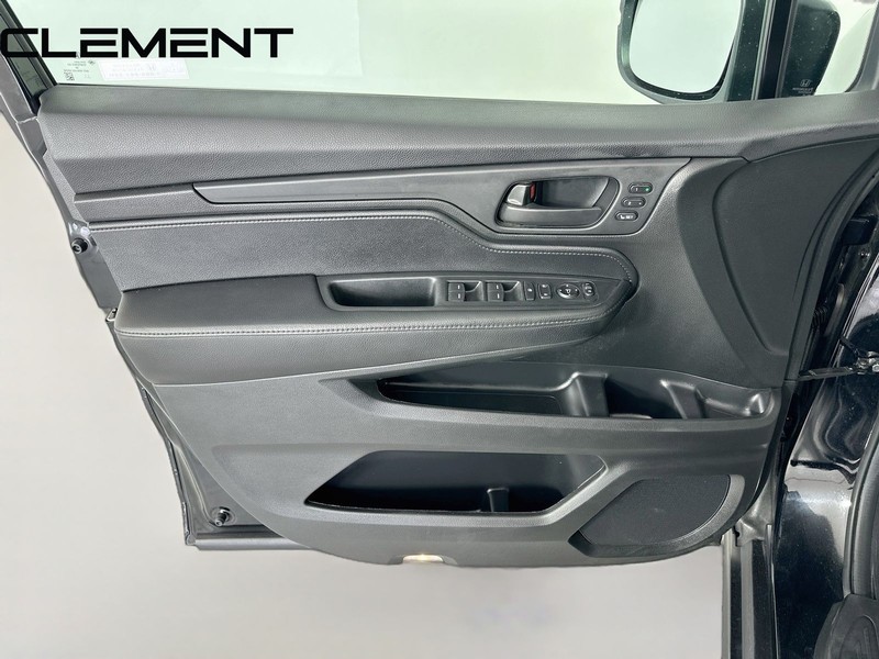 Honda Odyssey Vehicle Full-screen Gallery Image 28