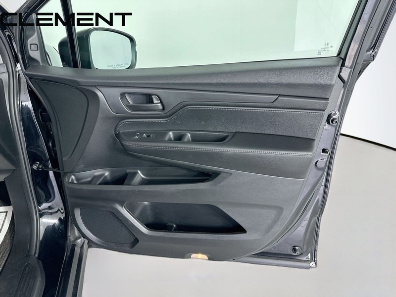 Honda Odyssey Vehicle Full-screen Gallery Image 37