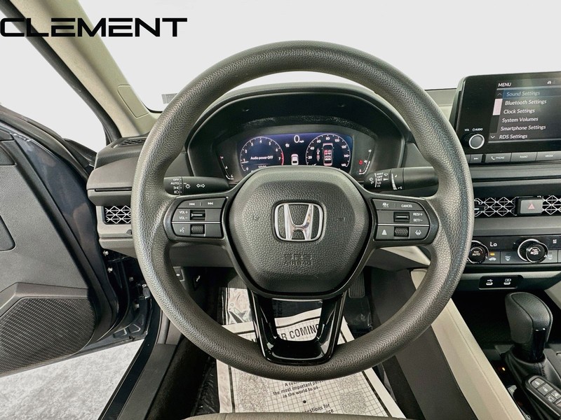 Honda Accord Sedan Vehicle Image 13