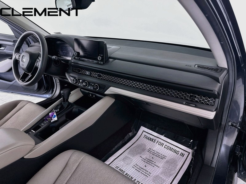 Honda Accord Sedan Vehicle Image 32