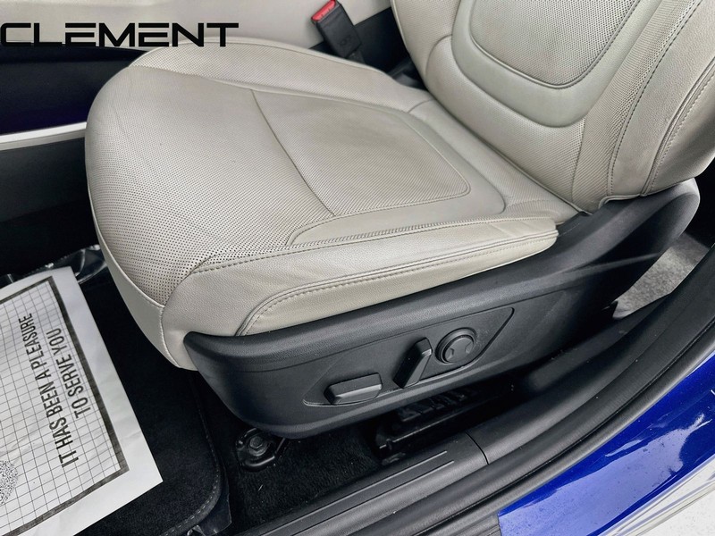 Hyundai Tucson Vehicle Full-screen Gallery Image 30