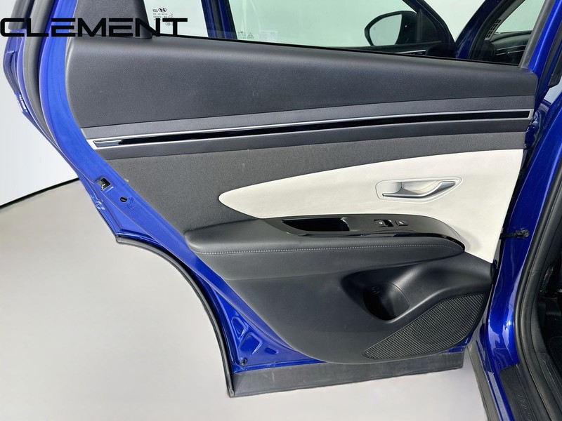 Hyundai Tucson Vehicle Full-screen Gallery Image 33