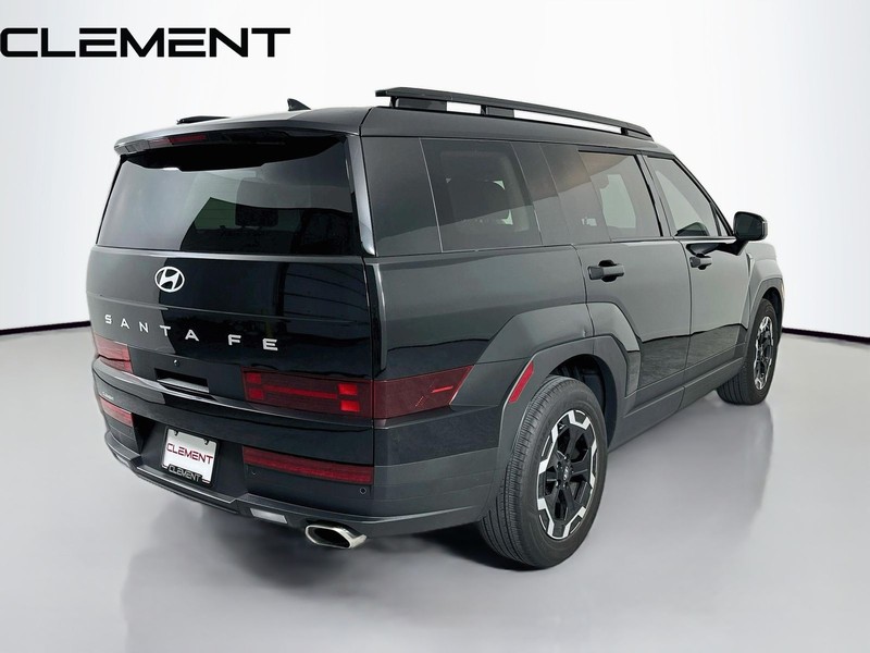 Hyundai Santa Fe Vehicle Full-screen Gallery Image 7