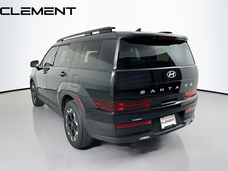 Hyundai Santa Fe Vehicle Full-screen Gallery Image 10