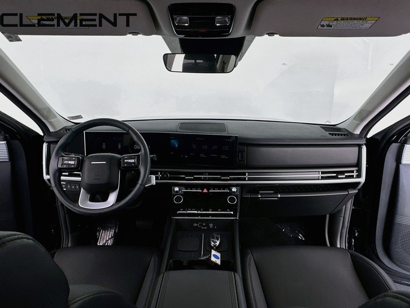 Hyundai Santa Fe Vehicle Full-screen Gallery Image 12