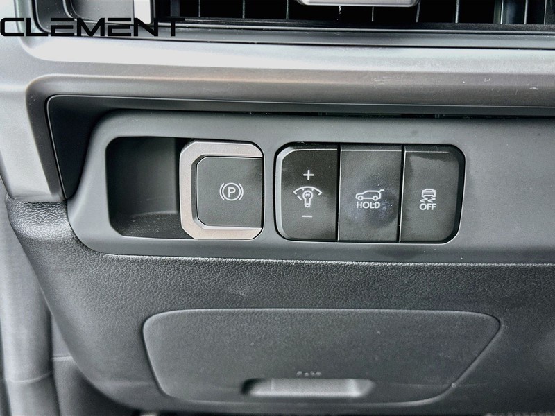 Hyundai Santa Fe Vehicle Full-screen Gallery Image 13