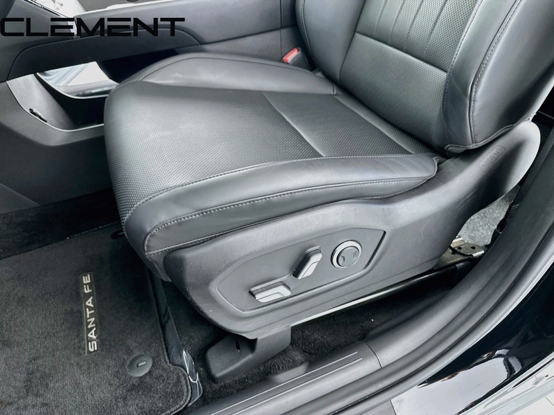 Hyundai Santa Fe Vehicle Full-screen Gallery Image 28