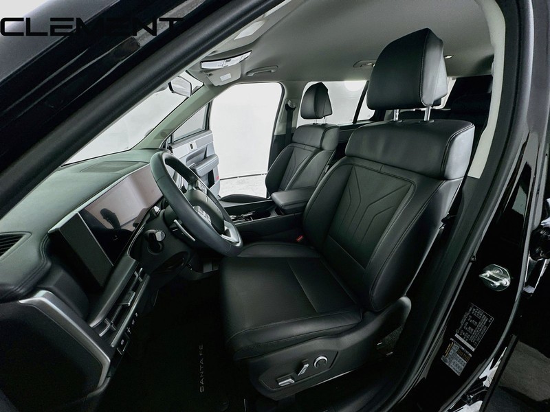 Hyundai Santa Fe Vehicle Full-screen Gallery Image 29