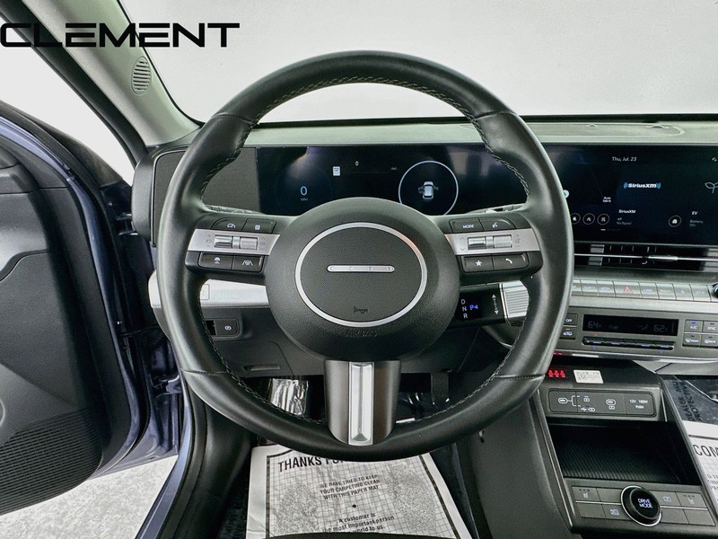 Hyundai Kona Electric Vehicle Full-screen Gallery Image 14