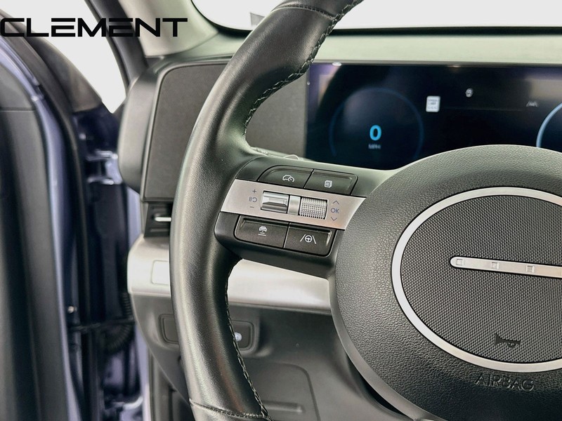 Hyundai Kona Electric Vehicle Full-screen Gallery Image 15