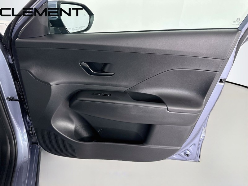 Hyundai Kona Electric Vehicle Full-screen Gallery Image 35