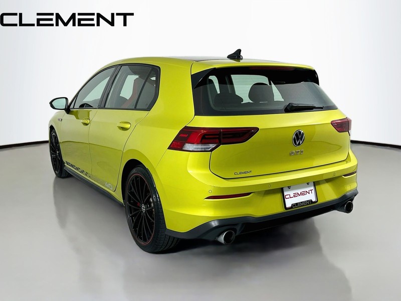 Volkswagen Golf GTI Vehicle Image 10
