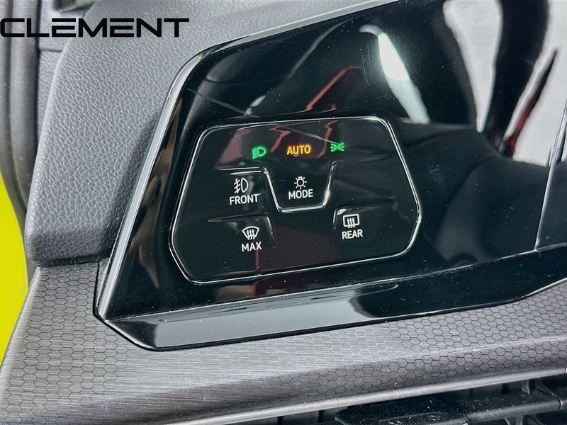 Volkswagen Golf GTI Vehicle Image 13
