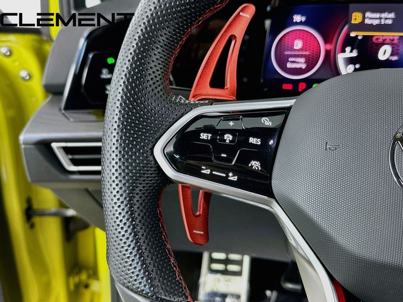 Volkswagen Golf GTI Vehicle Image 15