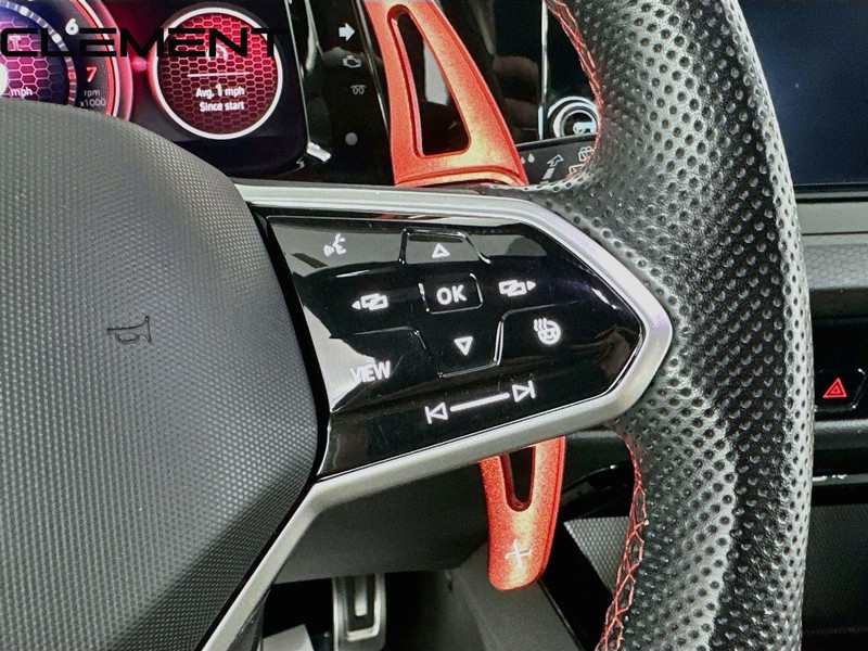 Volkswagen Golf GTI Vehicle Image 17