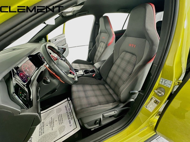 Volkswagen Golf GTI Vehicle Image 28