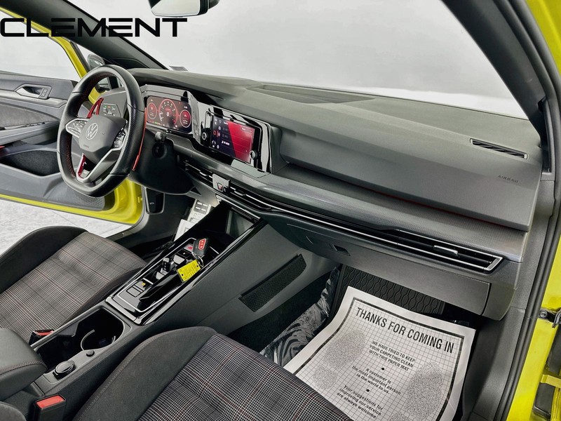Volkswagen Golf GTI Vehicle Image 33