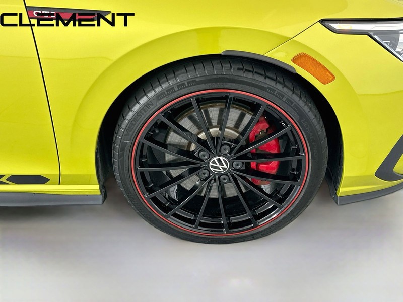 Volkswagen Golf GTI Vehicle Image 35