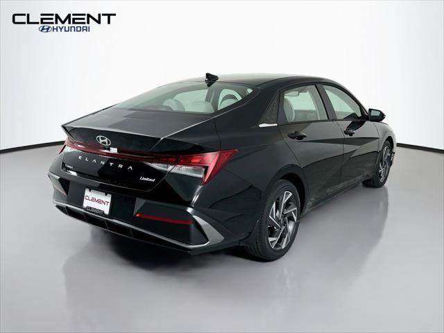 Hyundai Elantra Vehicle Full-screen Gallery Image 6