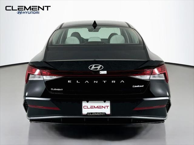 Hyundai Elantra Vehicle Full-screen Gallery Image 7