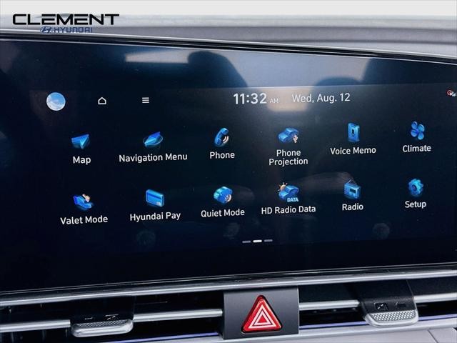 Hyundai Elantra Vehicle Full-screen Gallery Image 17
