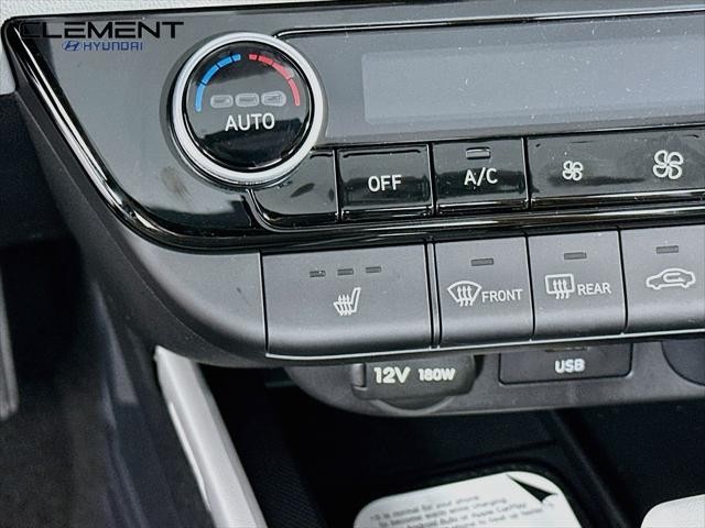 Hyundai Elantra Vehicle Full-screen Gallery Image 20
